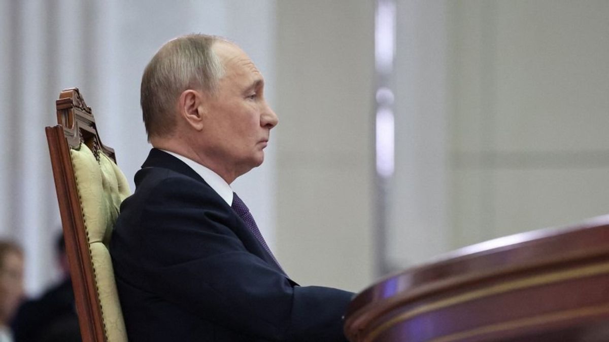 Sajtóhírek szerint Putyin az asztal alatt tarthatott fegyvert a belgákra: orosz megfélemlítéssel fojtották el az ukrán helyreállítási hitelt?