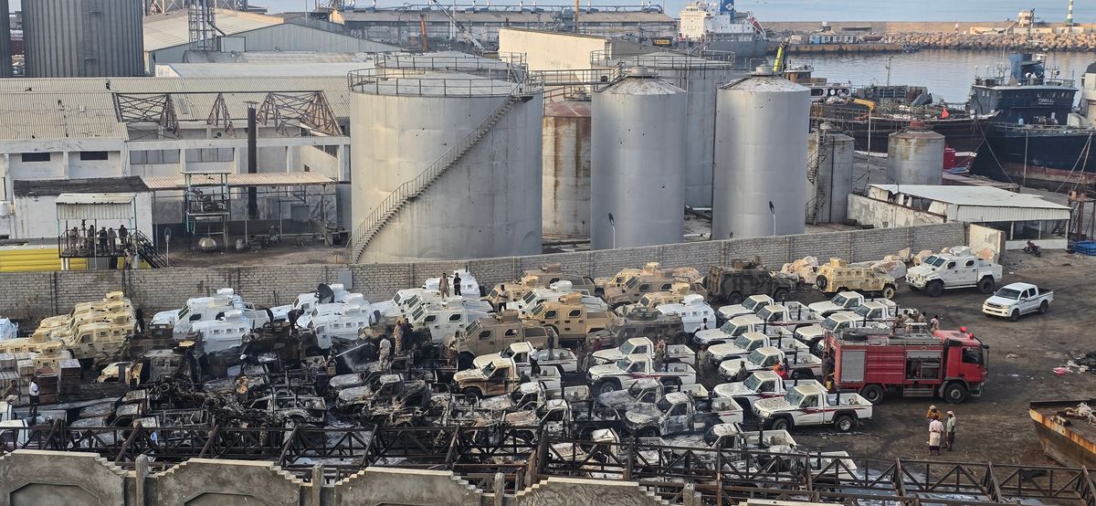 Nyílt viszály alakult ki két olajhatalom között Jemenben. A szaúdi–emírségi konfliktus katonai és geopolitikai következményekkel járhat.