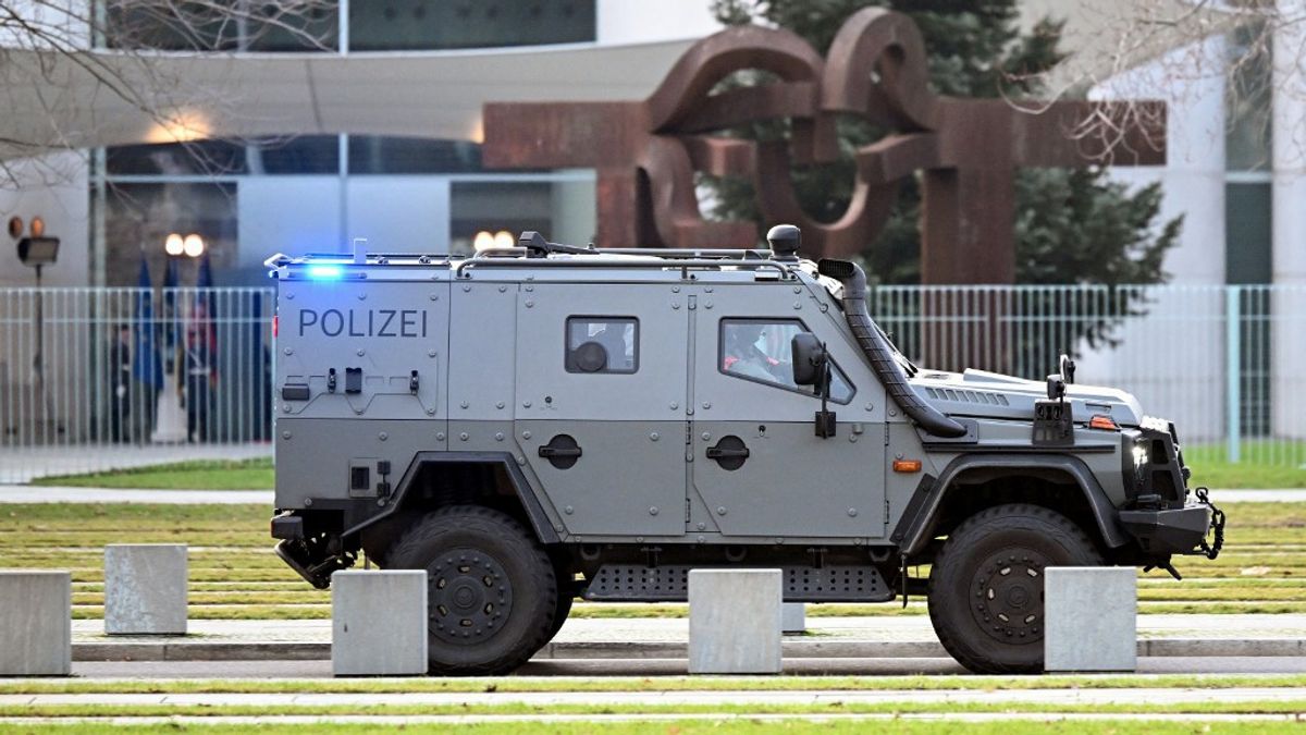 Filmbe illő rablás: több mint háromezer széfet törtek fel a bankrablók