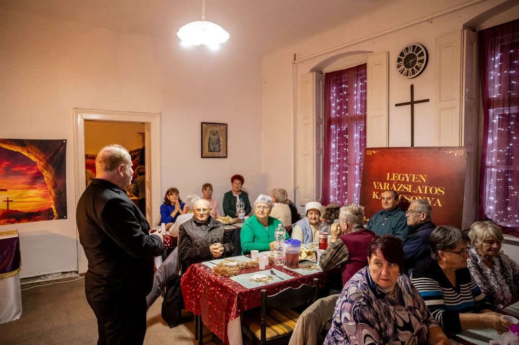 20251126 Orosháza-Szentetornya ahol kivilágított templom várja advent idején a gyülekezetet Fotó: Kállai Márton KM