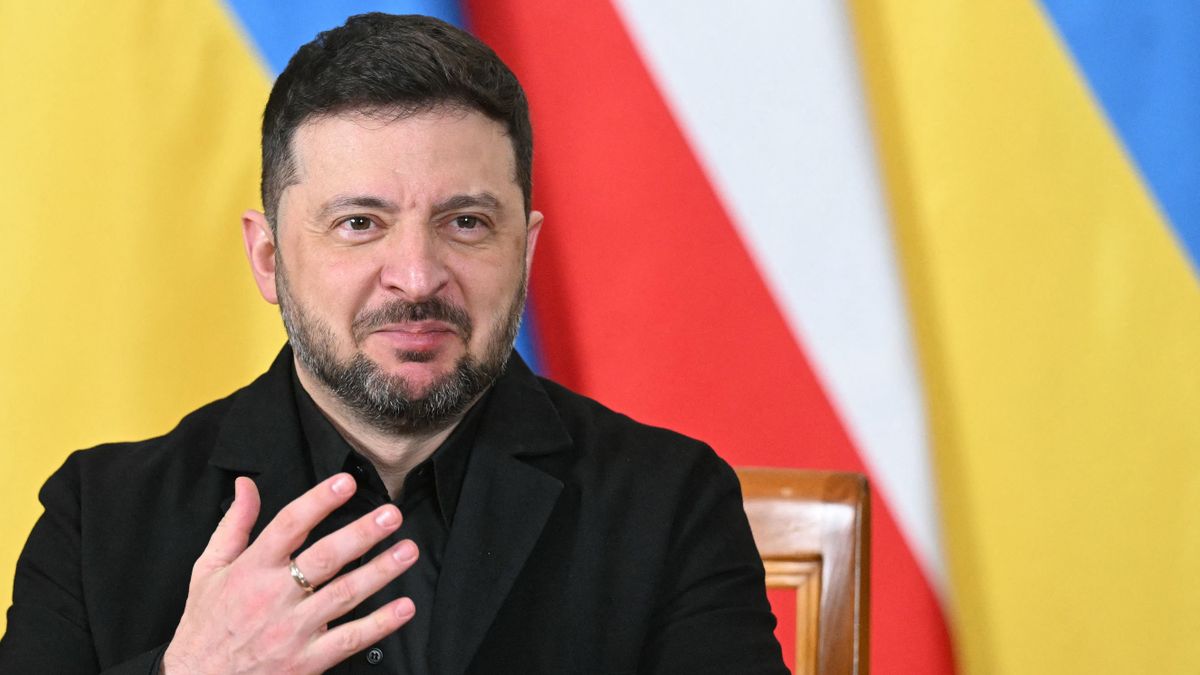 Lesokkolta a magyarokat a miniszter: elárulta, hogyan nyúl bele az áprilisi választásokba Zelenszkij (VIDEÓ)