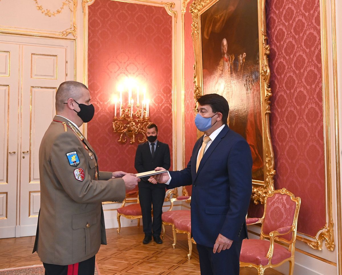 Ruszin-Szendi Romulusz; ÁDER János