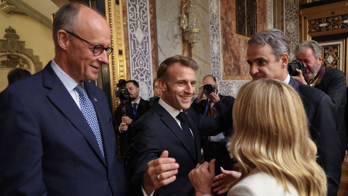 Brutális hátba szúrás Brüsszelben: a megroggyant Macron elárulta Merzet, és beállt a rámenős Meloni mögé