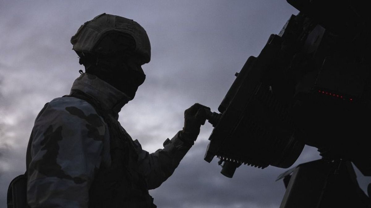 Nagyszülők, fegyverbe! Ebben az országban teljes már a háborús mozgósítás