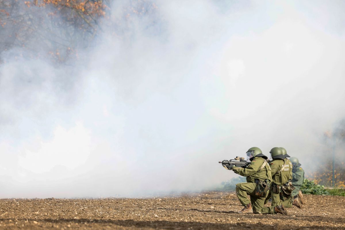 Brüsszelben egyre nyíltabban beszélnek európai katonák ukrajnai szerepéről. Kaja Kallas szerint az ígéretek ideje lejárt, valódi csapatok kellenek.