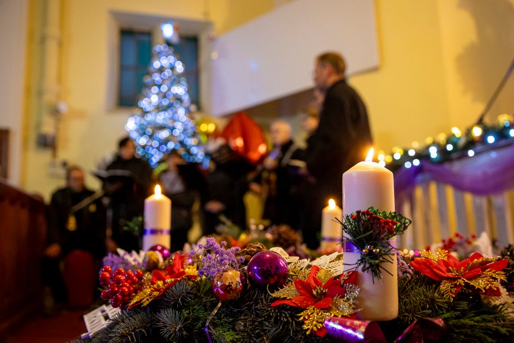 20251126 Orosháza-Szentetornya ahol kivilágított templom várja advent idején a gyülekezetet Fotó: Kállai Márton KM