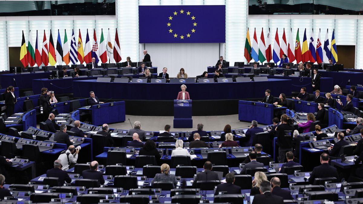 Mérleget vont az államtitkár: Európa nehéz évet zárt (VIDEÓ)