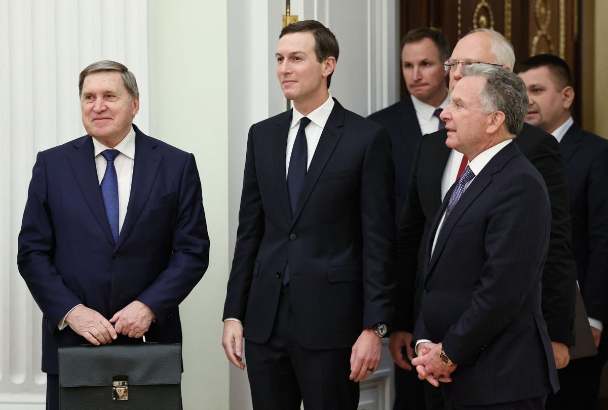Steve Witkoff és Jared Kushner Moszkvában (Photo by Alexander KAZAKOV / POOL / AFP)