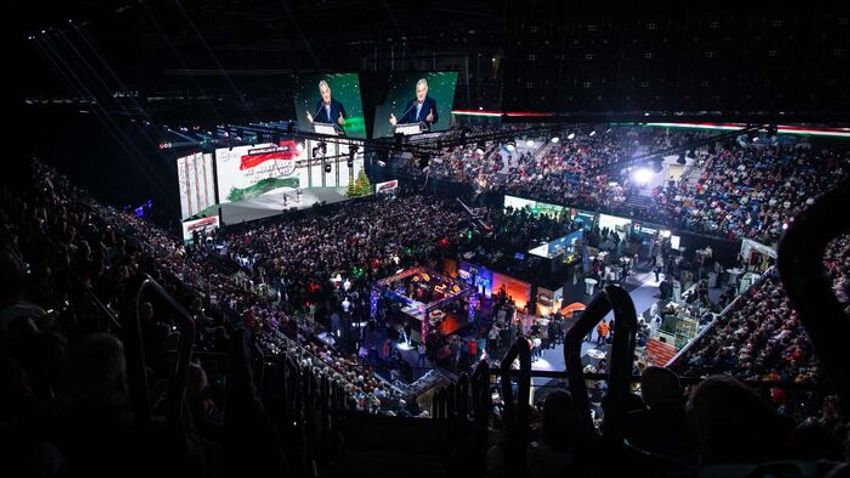 Az eddigi legnagyobb Háborúellenes Gyűlés – Lázárinfó Szegeden