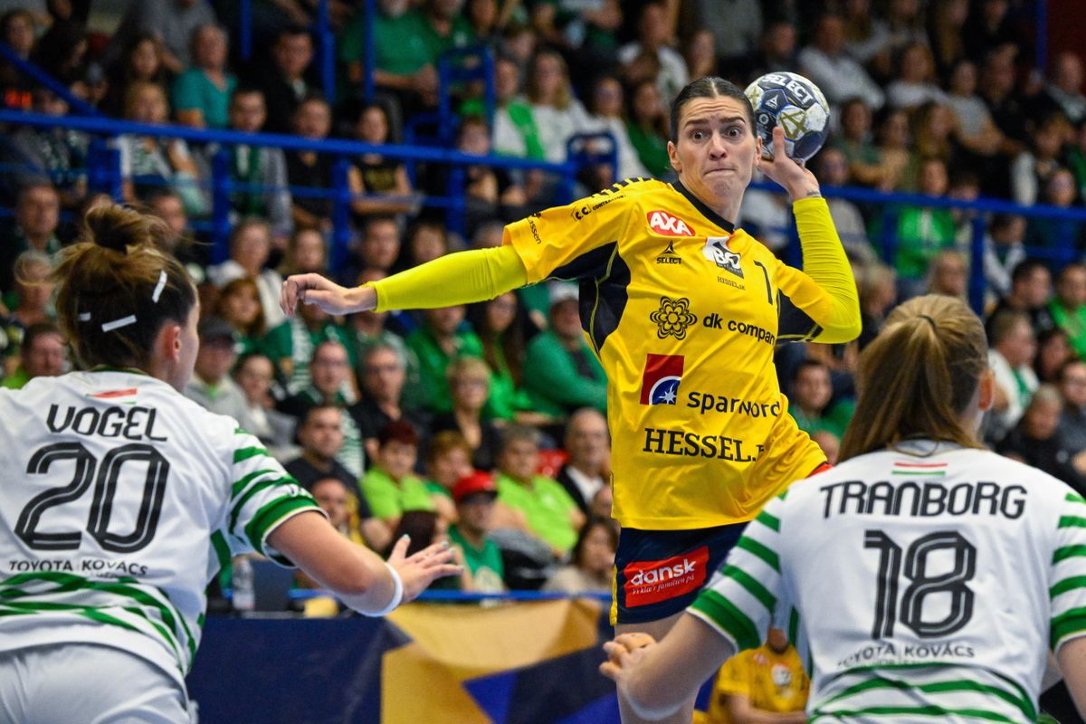 BÖLK, Emily, Emily Vogel, magyar, Vogel Simon