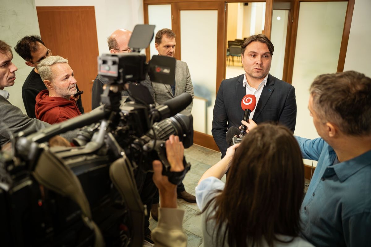 A lapunknak nyilatkozó Gubík László úgy látja: a magyar jogsérelmek Szlovákiában odáig fajultak, hogy a földelkobzások bírálata is fél év börtönt érhet.