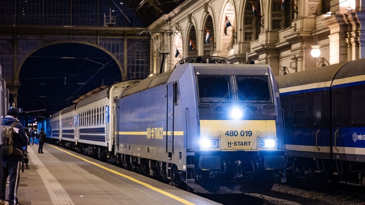 Bombariadó volt két Ukrajnából Magyarországra tartó vonaton