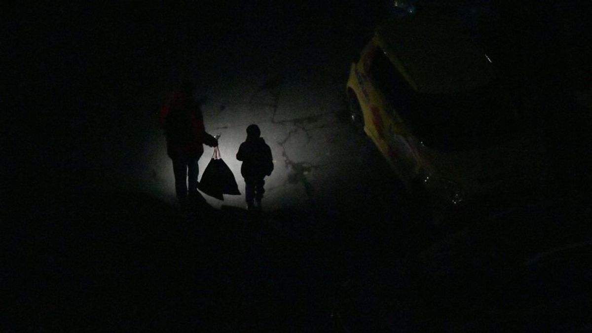 Ukrajna elérte a holtpontot: a lakosság felkészült a legrosszabbra – Magyarország mentheti meg Zelenszkijt