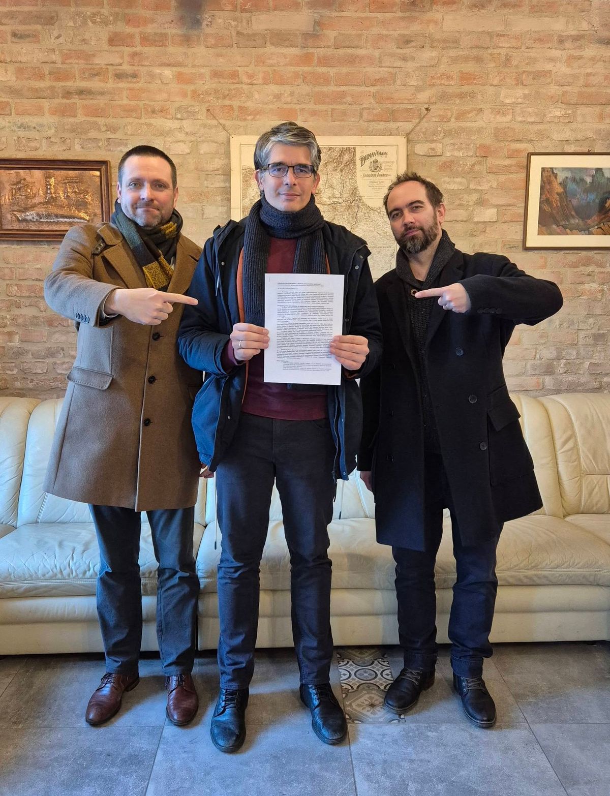 Felvidéken új tiltakozási forma indult a Beneš-dekrétumok ügyében. Orosz Örs és társai önfeljelentéssel léptek fel.