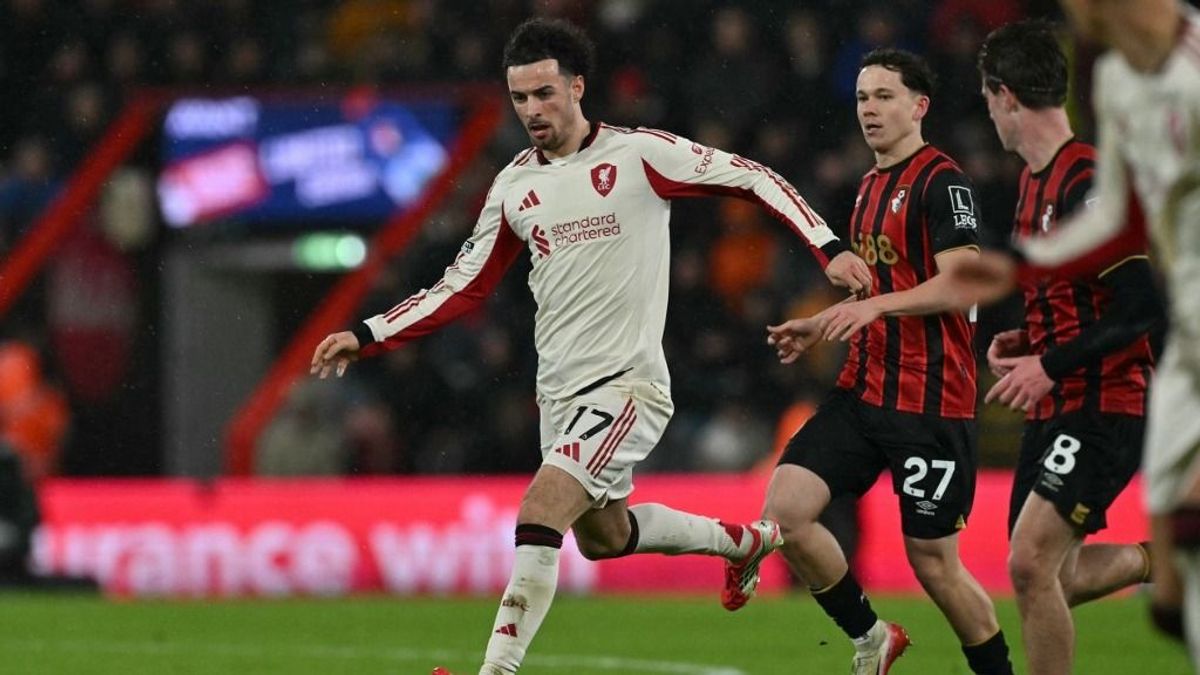 Micsoda pillanat: Szoboszlai Dominik pacsival köszöntötte a pályán Tóth Alexet (FOTÓ)