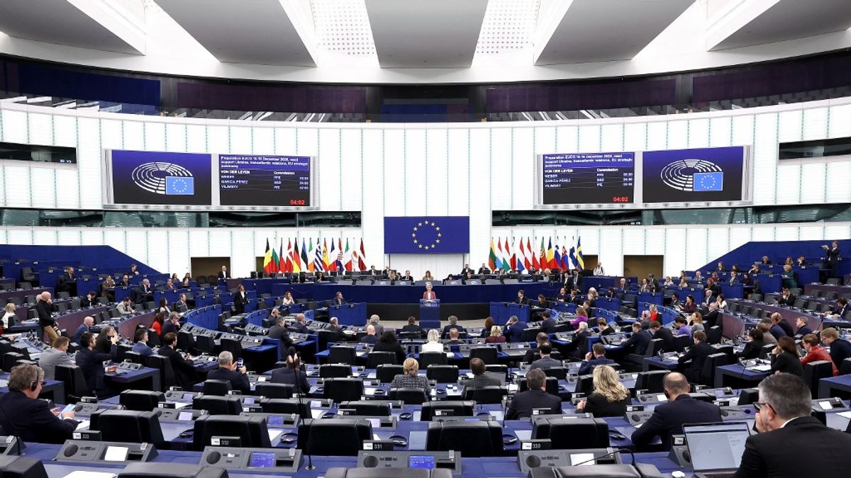 Daniel Freund ismét akcióban: újabb hadműveletet indít az európai baloldal hazánk ellen