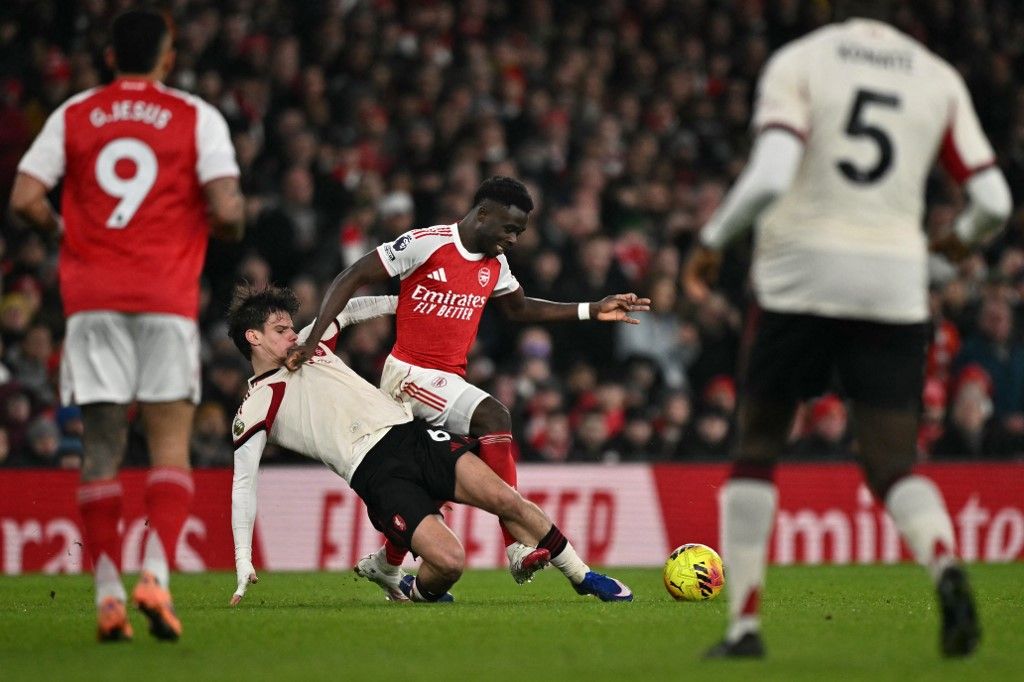 Kerkez nagyot védekezett Bukayo Sakán az Arsenal elleni döntetlen alkalmával