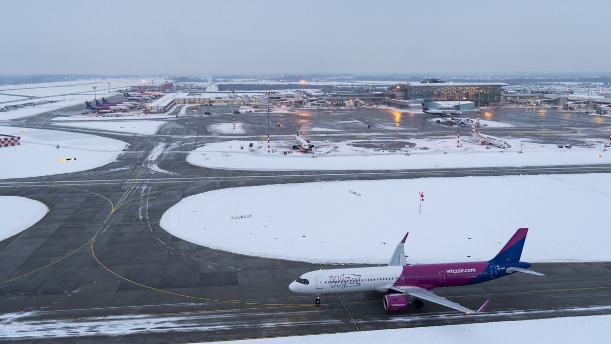 Látványos fotókon, ahogy a Liszt Ferenc Repülőtér kiszabadult a hó fogságából (GALÉRIA)