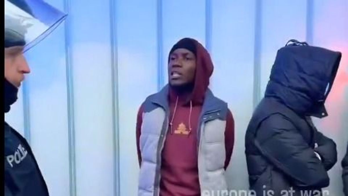 A rendőrök szeme láttára fenyegette meg egész Németországot a migráns: „Senki sem fog megmenteni titeket” (VIDEÓ)