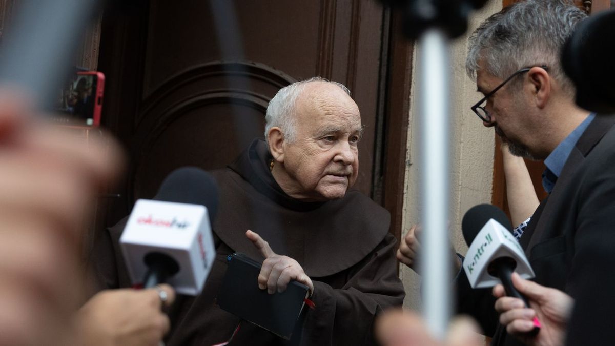 Ész megáll: az ateisták harangozás miatt(!) feljelentették a pesti ferenceseket