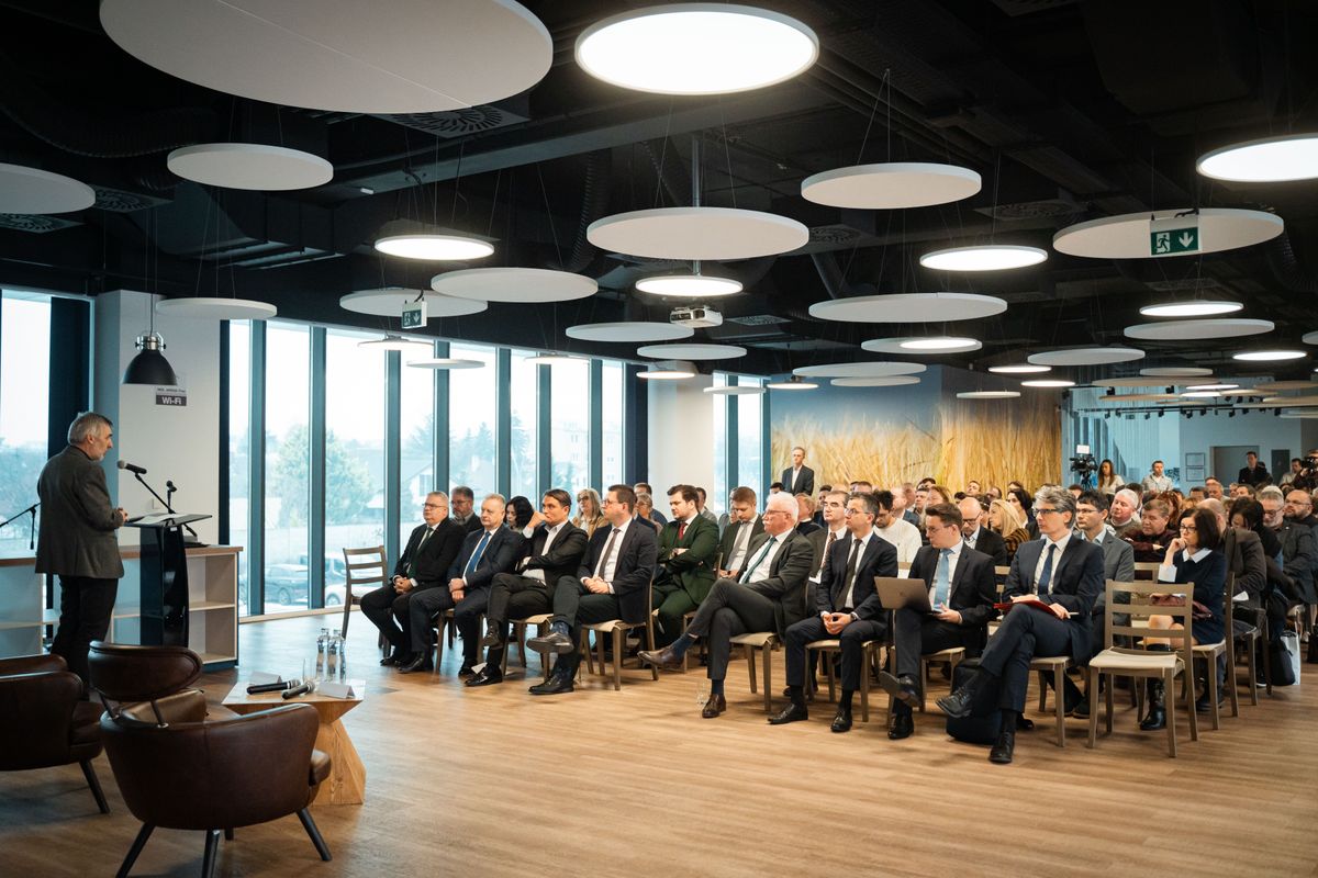 A Beneš-dekrétumok miatt tartott konferencia Dunaszerdahelyen nemcsak történelmi, hanem aktuális jogi kérdéseket is felvetett.