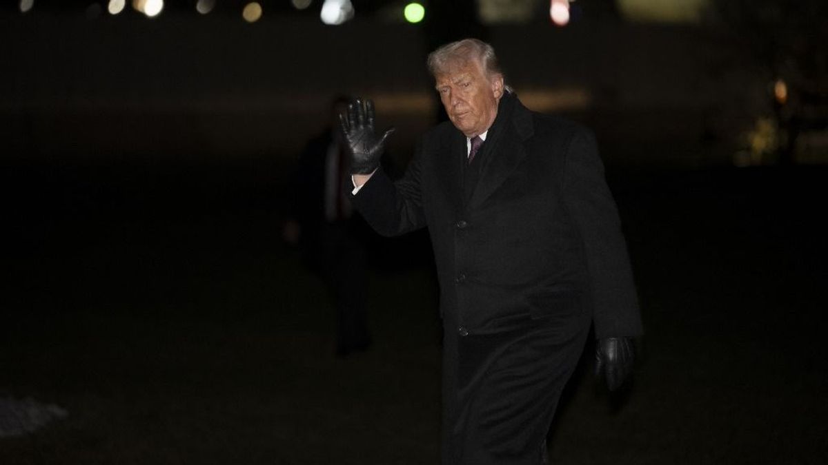 Kinyílhatnak a pokol kapui: Trump közölte, hatalmas amerikai hadiflotta tart Irán felé