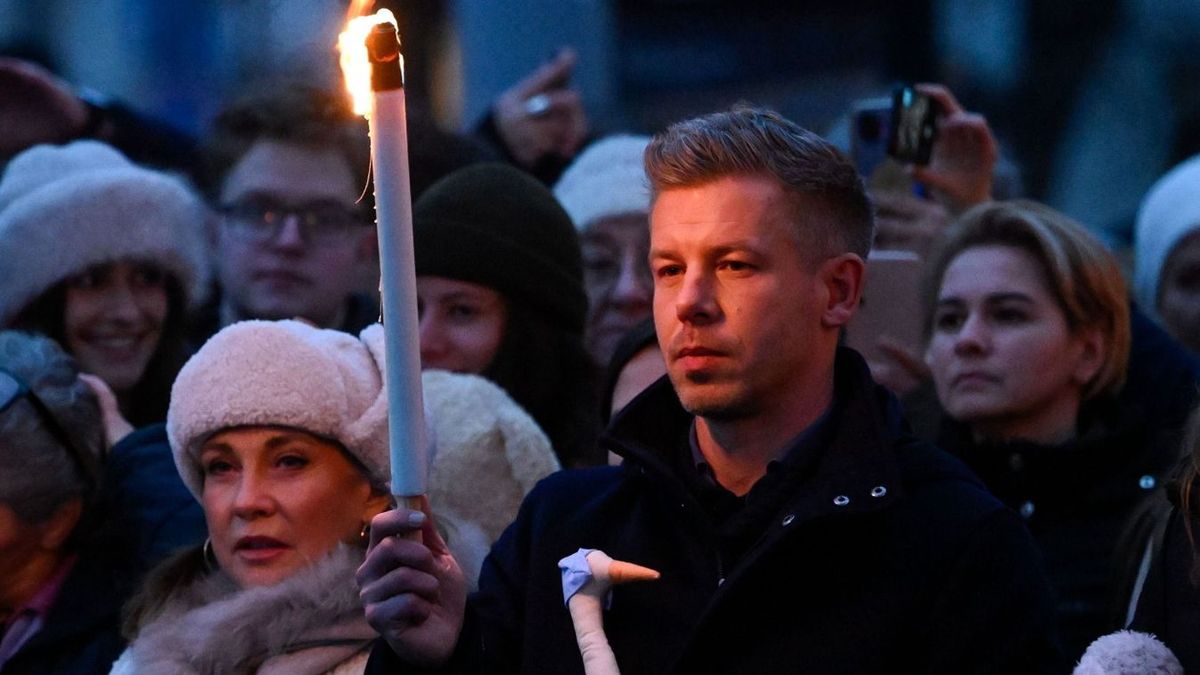 távozik az egyházügyi csoport vezetője