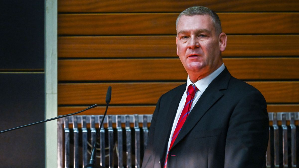 Botka László szorgalmasan tolja a Tisza szekerét, kollégája alaposan helyretette