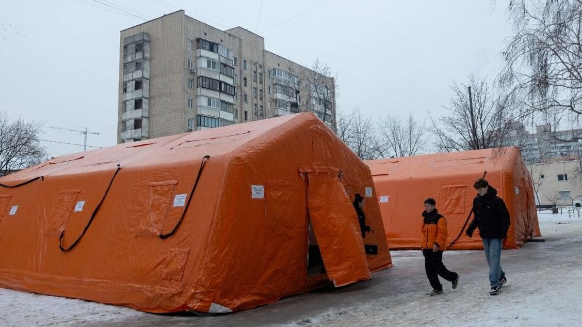 Hajnali fél kettőkor felzúgtak a szirénák Kijevben, lángokban állnak az épületek: az oroszok nem kegyelmeztek az ukrán fővárosnak