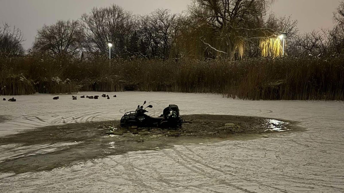 beszakadt egy quad alatt a helyi tó jege Monoron (FOTÓ)