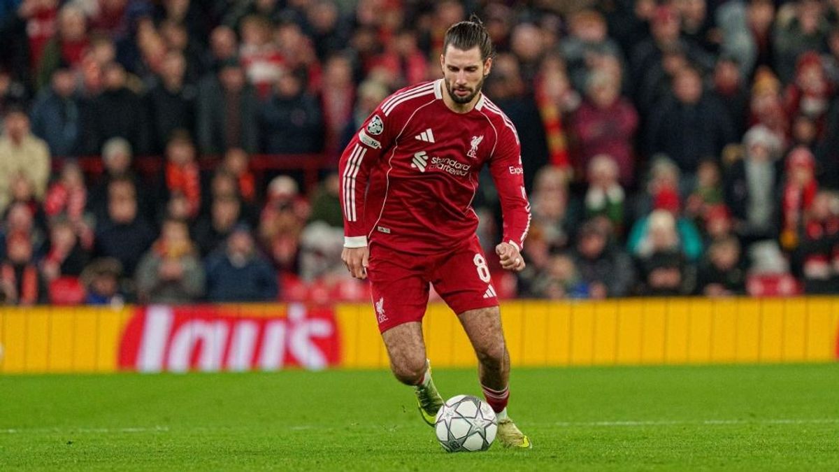 Szoboszlai egyedül van – megfejtették Angliában a Liverpool legnagyobb problémáját