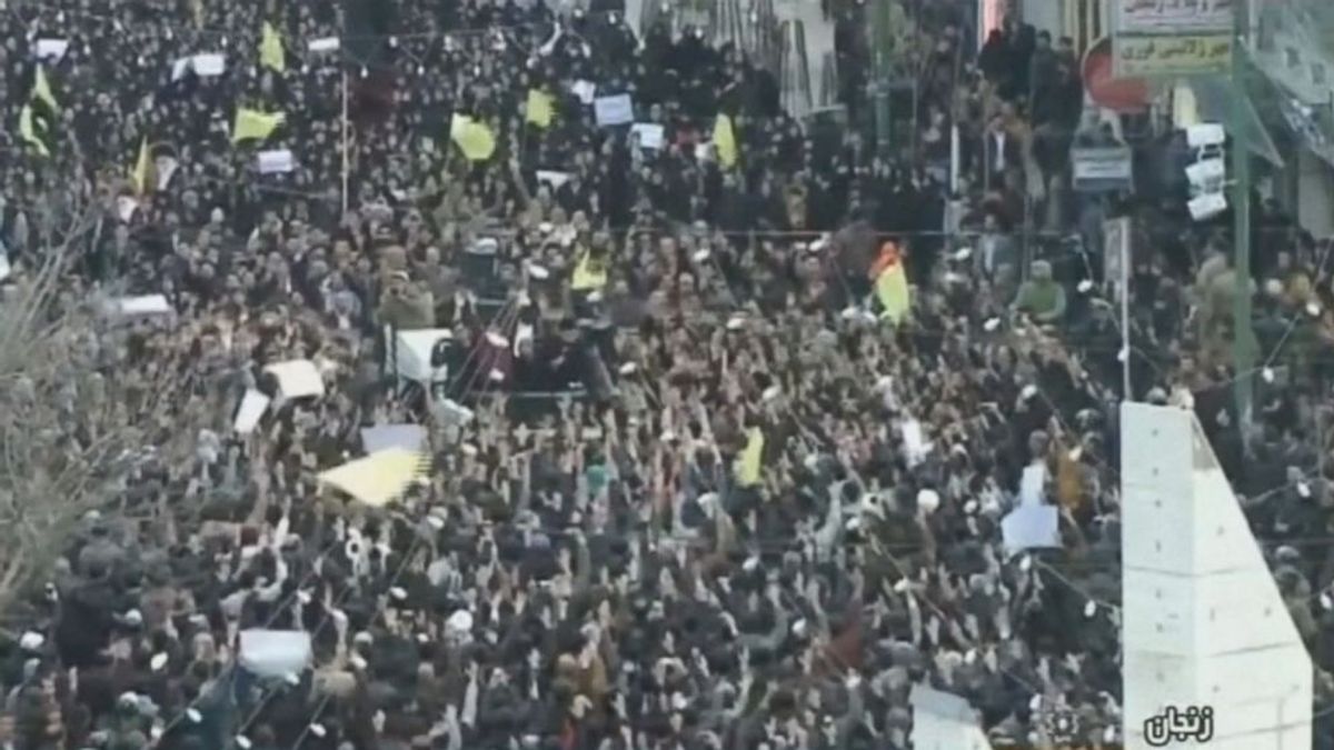 Hatalmas tüntetések Iránban – szakadék szélén az iráni gazdaság