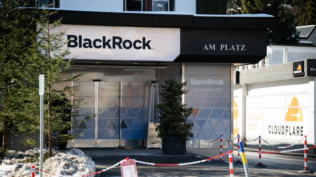 A 2008-as válság nyerteseként vált a Magyar Péter embereihez köthető BlackRock a világ legnagyobb vagyonkezelőjévé
