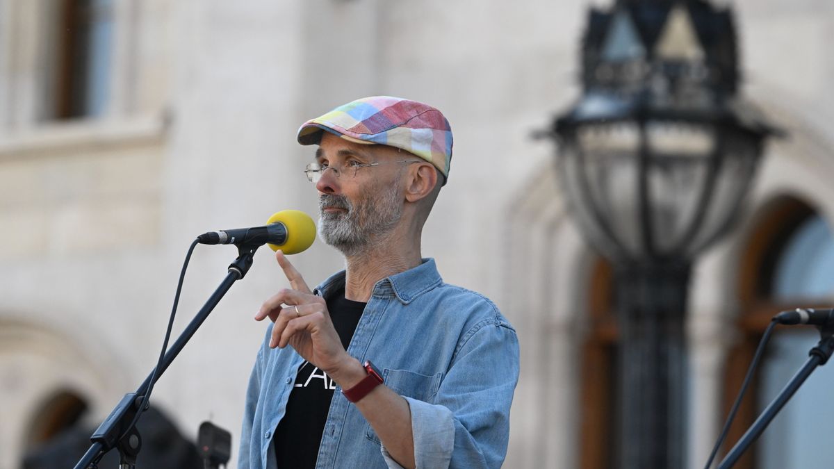 már alkotmányos puccsról és tisztogatásról beszéltek egy Tisza-sziget rendezvényen