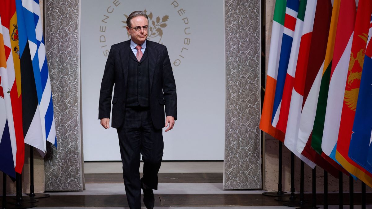 Fordulat Davosban: a belga kormányfő fékezné az orosz vagyon elkobzását – Ukrajnának adná, de csak a háború után