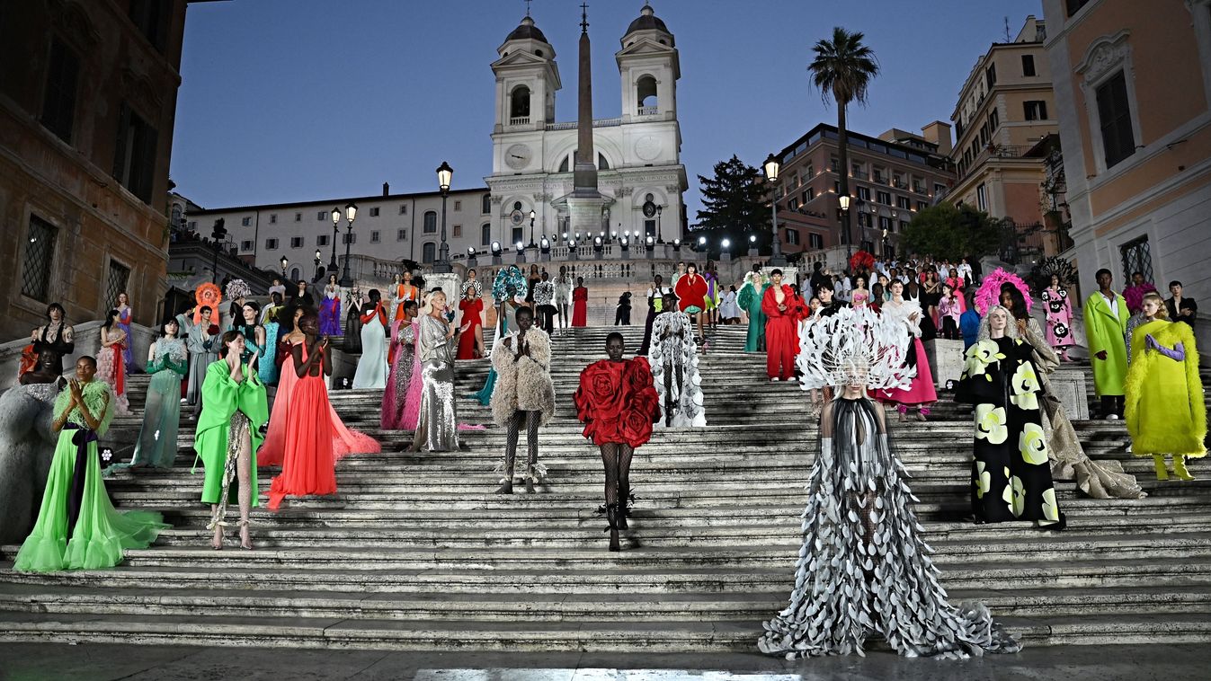 Aki vörösre festette a&nbsp;divatot