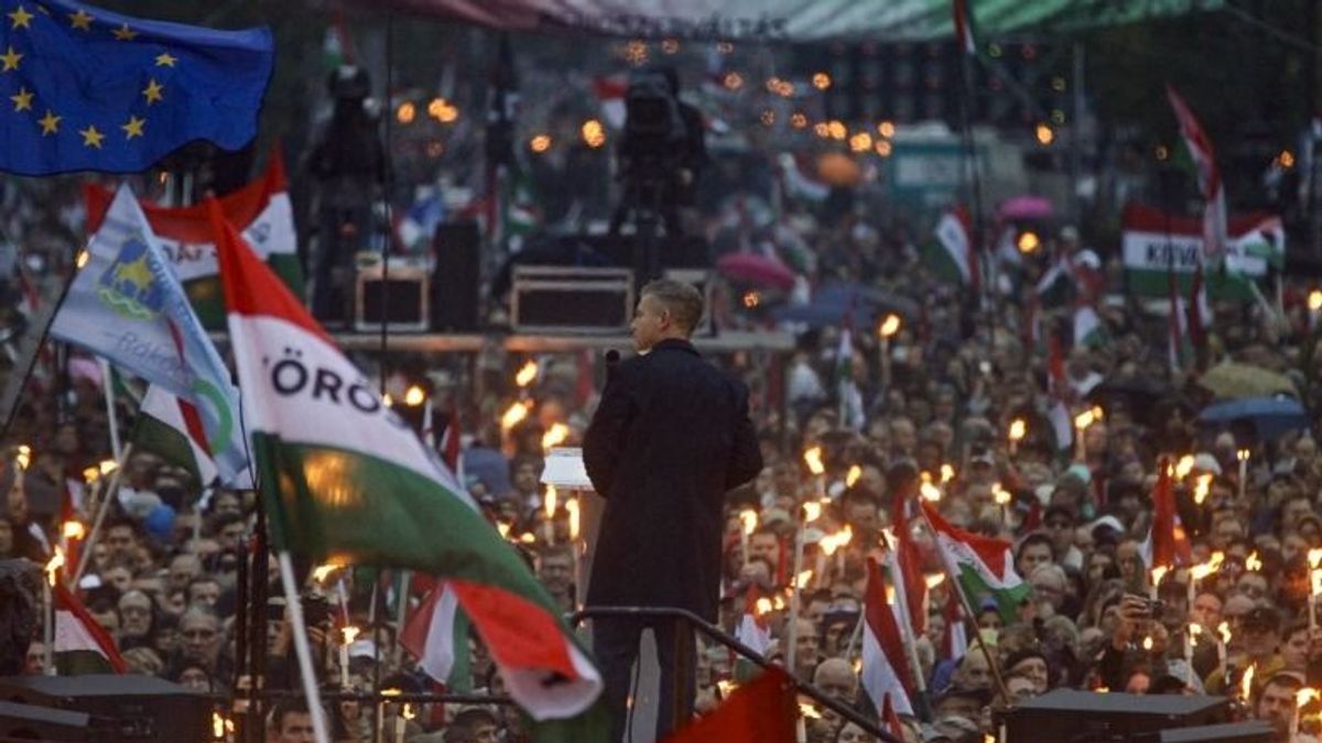 Bizonyos Csercsa Balázs felmondja a propagandát, mint saját tapasztalatot, Orbán Viktor maga siet megosztani az „interjút”