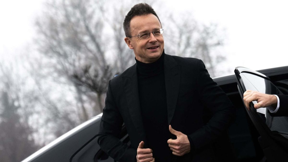 Pillanatfelvétel egy „független, objektív, egyedül a hírérték alapján működő” híradóból