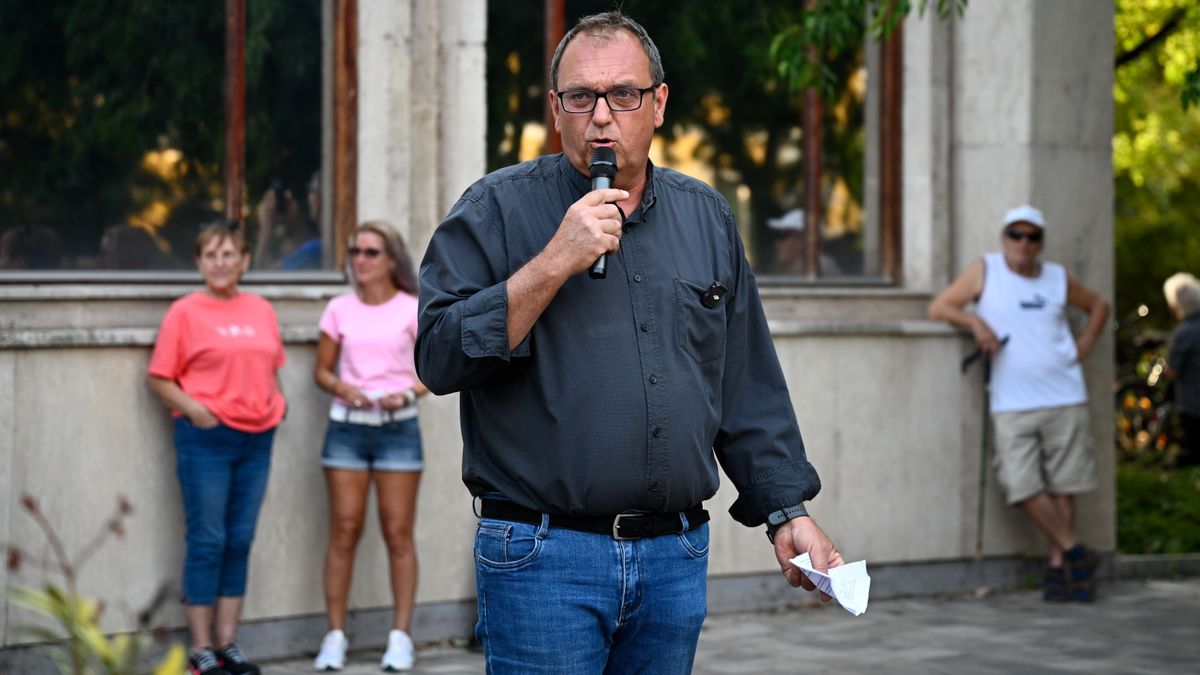 Elvitték a rendőrök Dunaújváros DK-s alpolgármesterét, vesztegetés állhat a háttérben