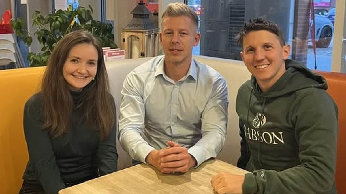 A hibát hibára halmozó tiszás kampányát segítheti Magyar Péter lecserélt kulcsembere, aki a hírhedt 21 Kutatóközpontnál is dolgozott