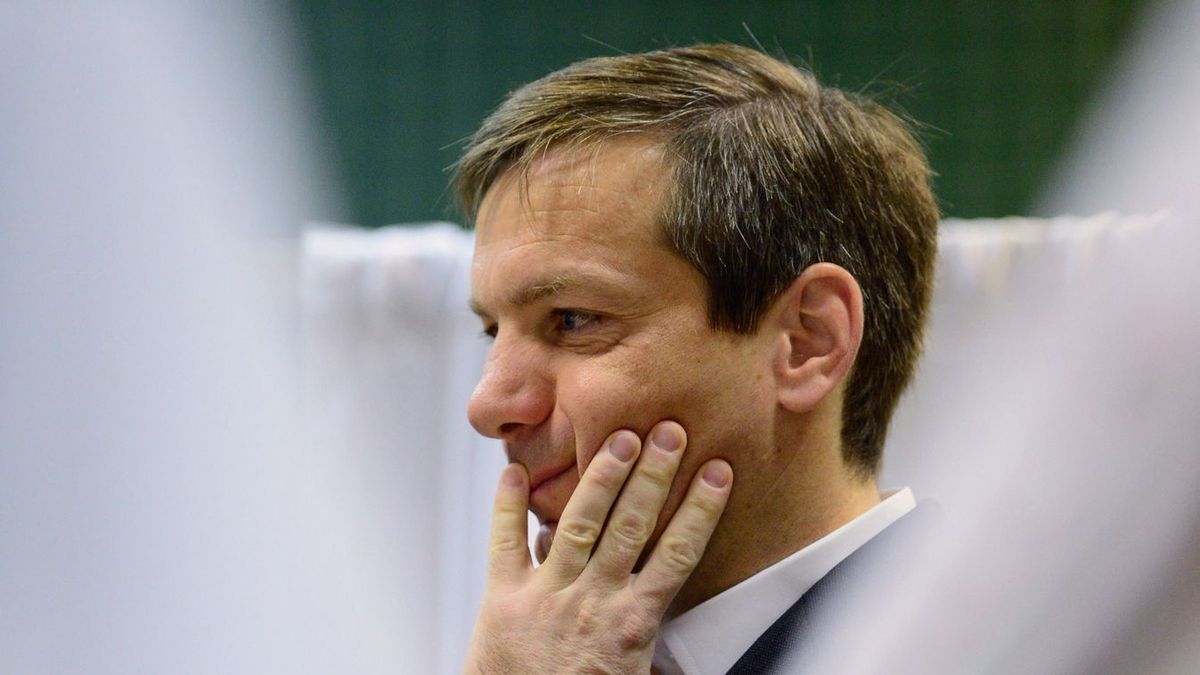 Nagy Ervin nem véletlenül várta vissza: a HVG előhúzta a kalapból a baloldali megszorítóbajnokot