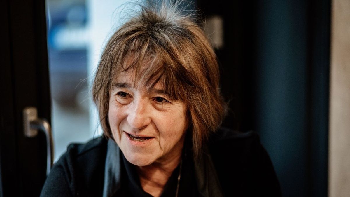 „A rezsicsökkentés rossz, többkulcsos adó kell” – újabb megszorításpárti közgazdász jelent meg a Tisza Párt körül (VIDEÓ)