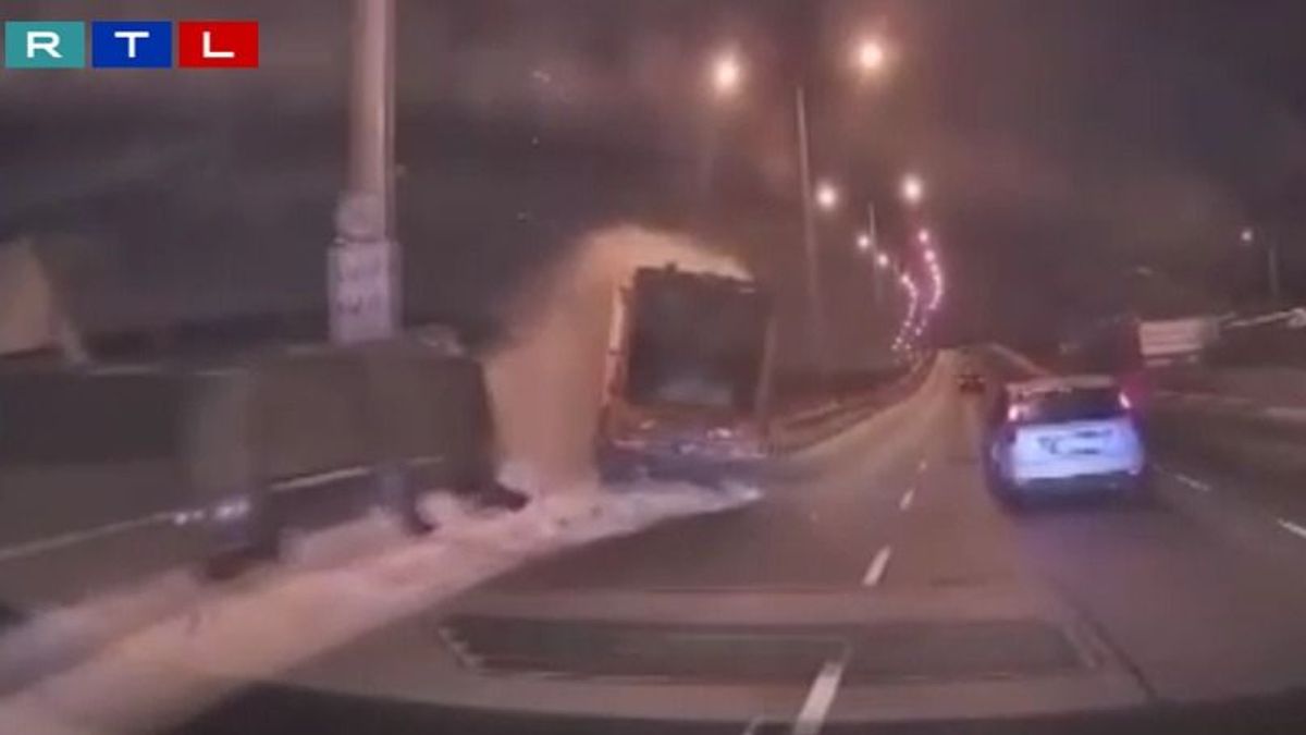 Elkerülhetetlen volt a baleset: bemutatták, hogy csúszott át egy kukásautó a szemközti sávba az M3-ason (VIDEÓ)