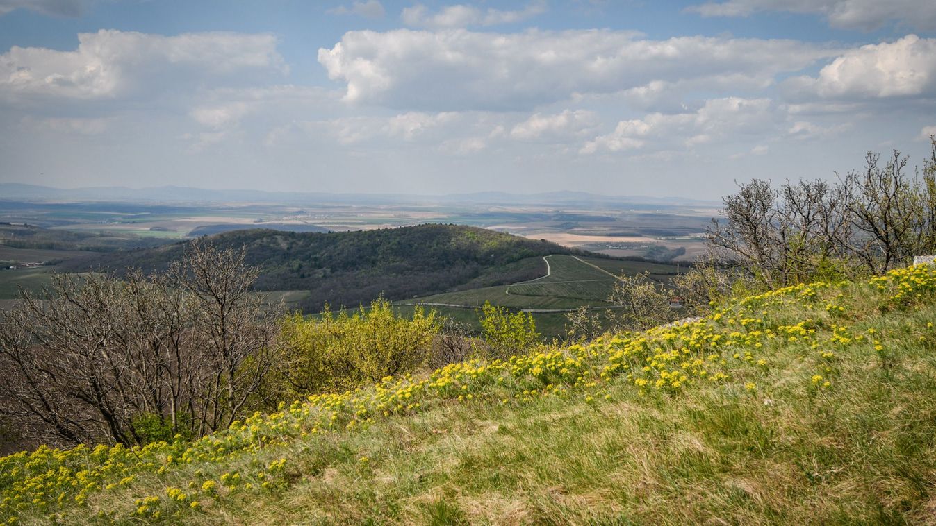 Egy a Duna, a Dráva hangja