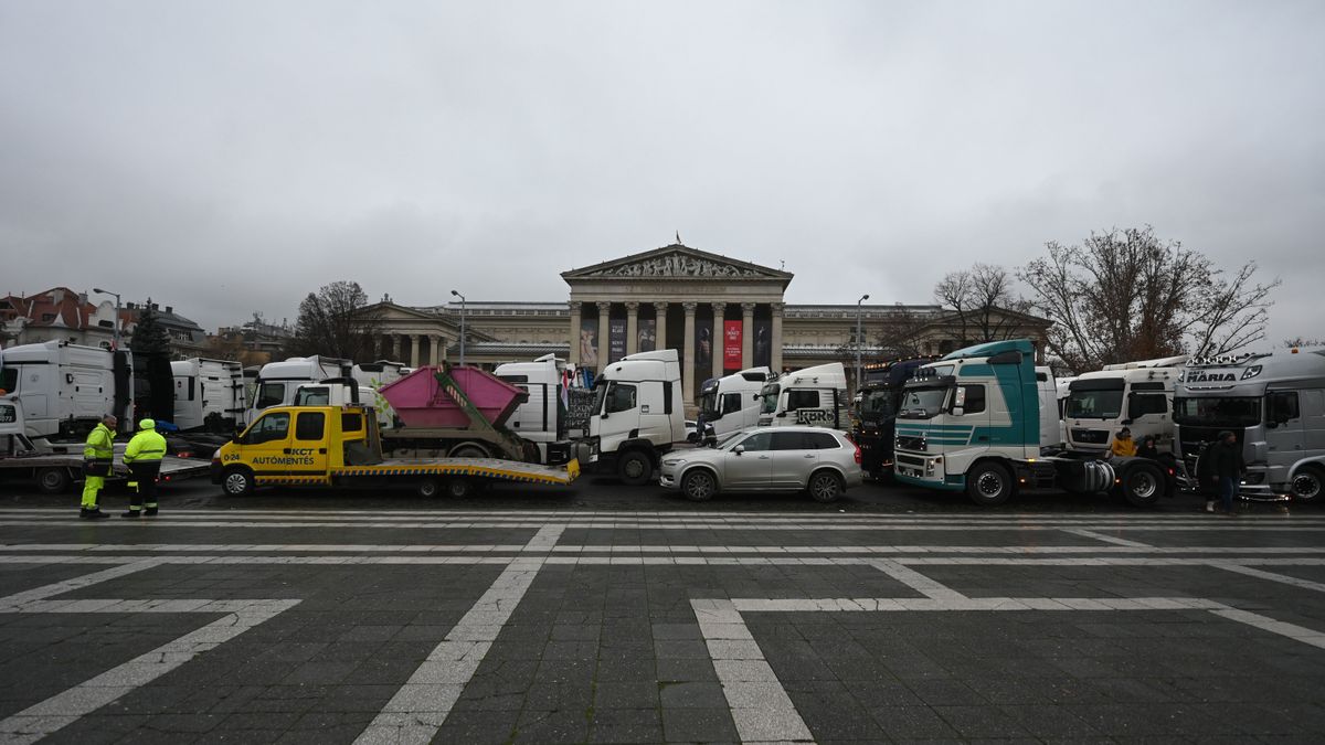 Lázár János fontos egyeztetést folytatott: egyre közeledik a kormány és a fuvarozók álláspontja