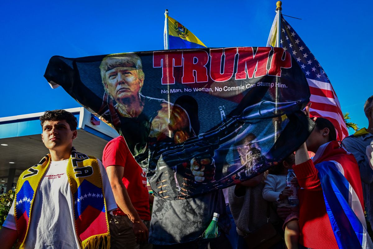 Venezuelai bevándorlók ünneplik Maduro elfogását Floridában. Fotó: GIORGIO VIERA / AFP