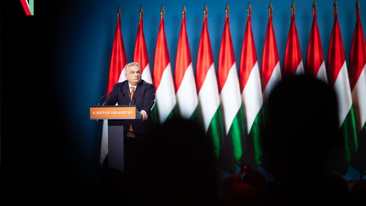 Megfejtették a lényeget: ezért kellett Orbánnak változtatnia a győztes csapaton