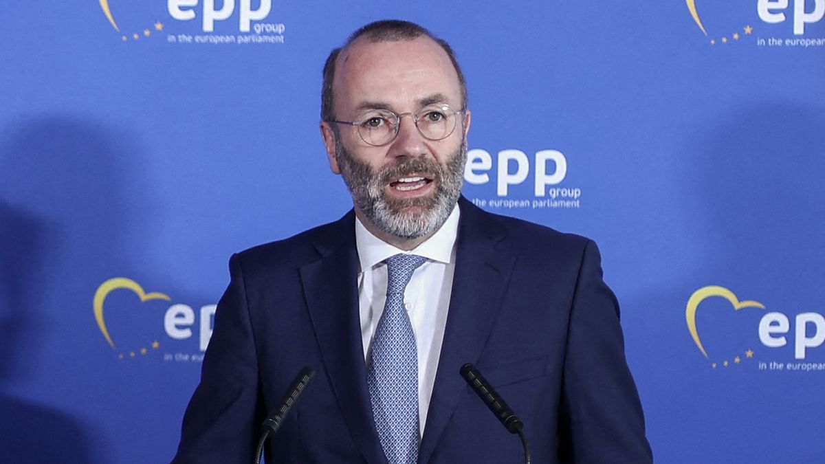 A korbácshoz nyúlt Weber: új szabályokkal kell megtörni a Néppárton belüli renitens képviselőket