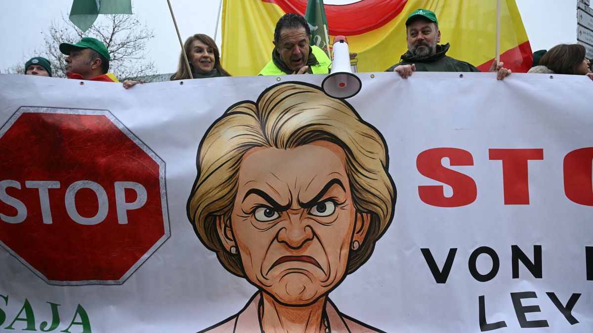 Hatalmas pofon Von der Leyennek: pártállástól függetlenül mondanak nemet a brüsszeli elit terveire