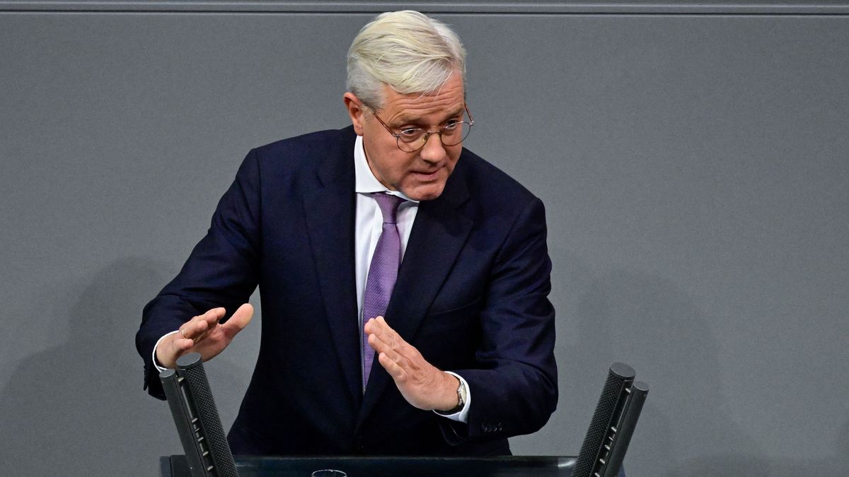 Ráborította az asztalt az EU-ra és a NATO-ra a német szakértő, majd kijelentette: sose lesz béke